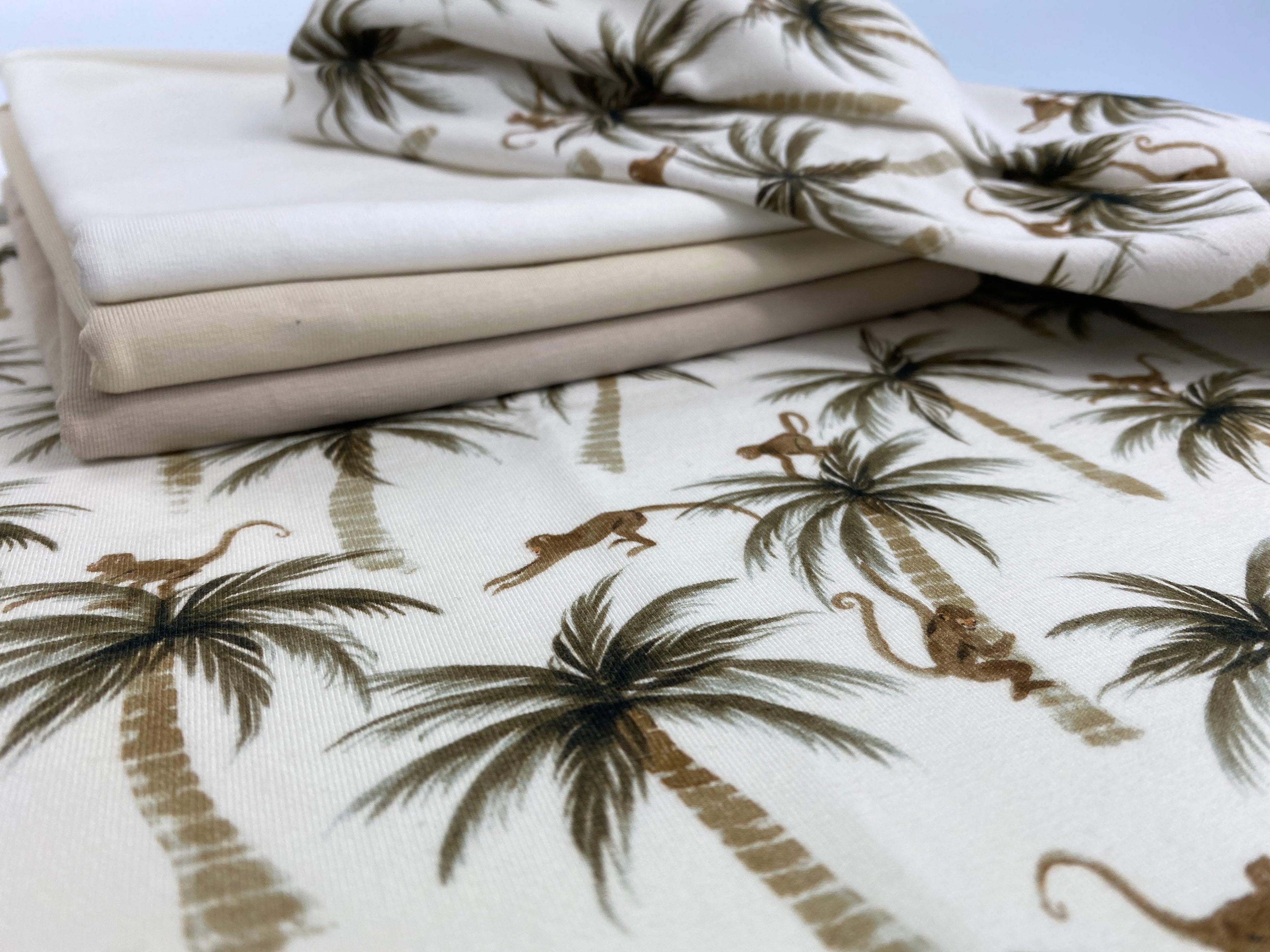 Palms and Monkey - Premium Baumwoll-Jersey