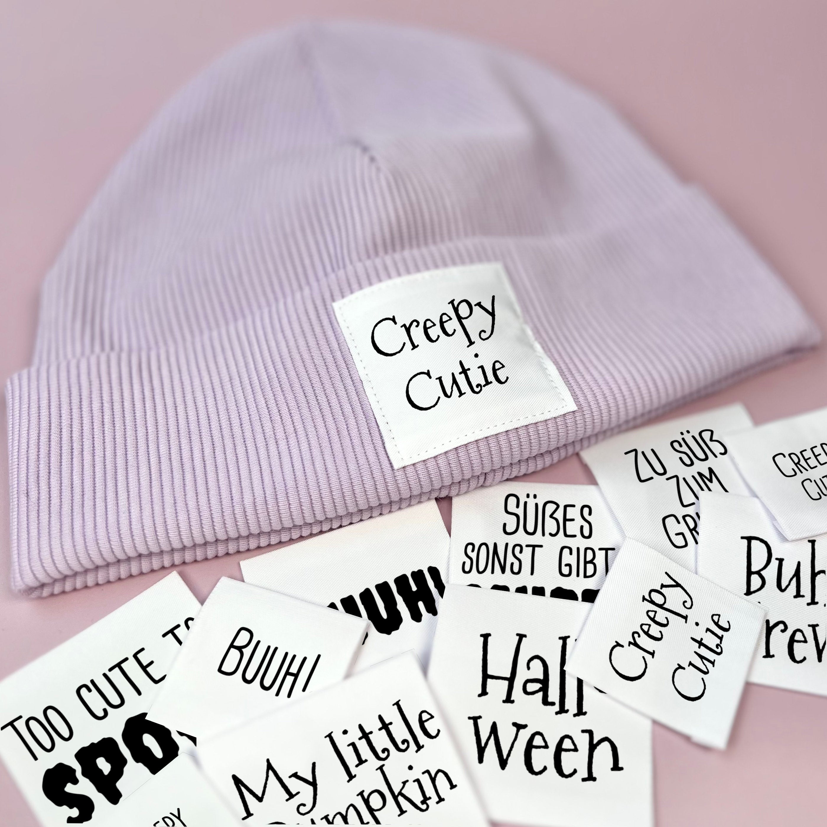 Creepy Cutie (kursiv) - Label