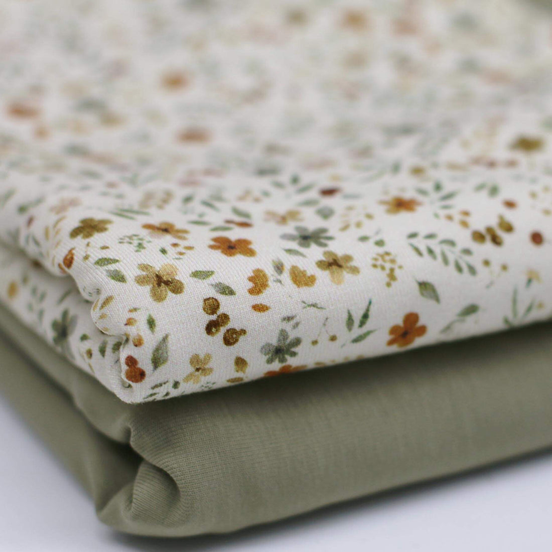 Frühlingswiese Beige - Premium Baumwoll-Jersey