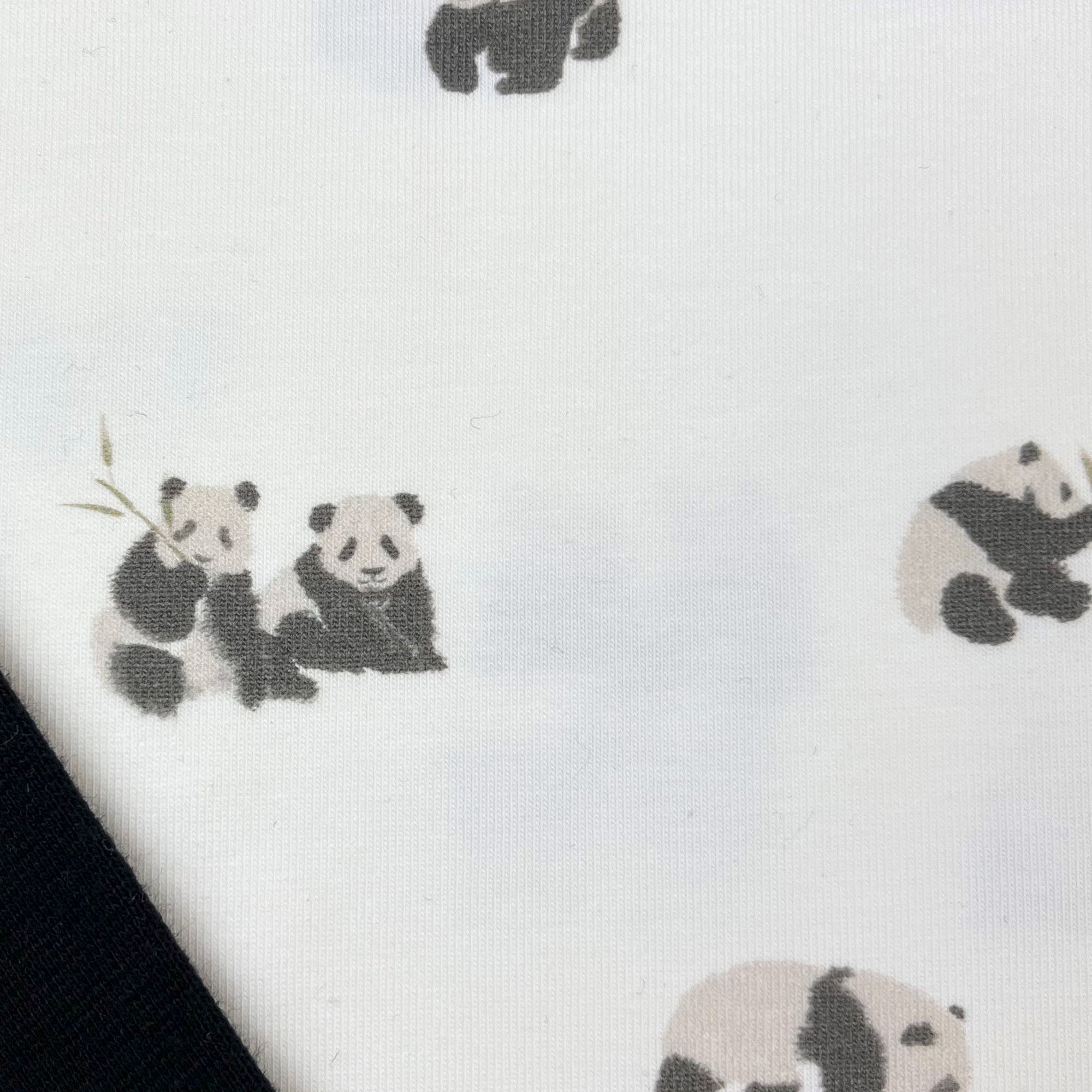 Kleiner Pandabär - Premium Baumwoll-Jersey